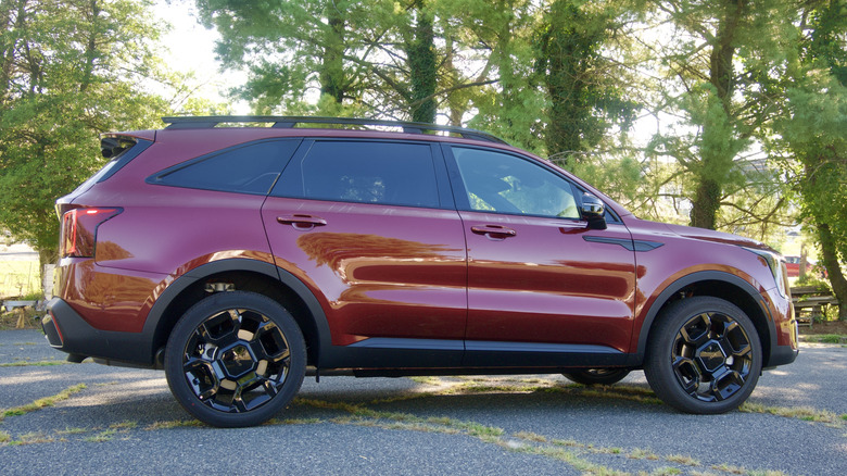 2025 Kia Sorento side profile