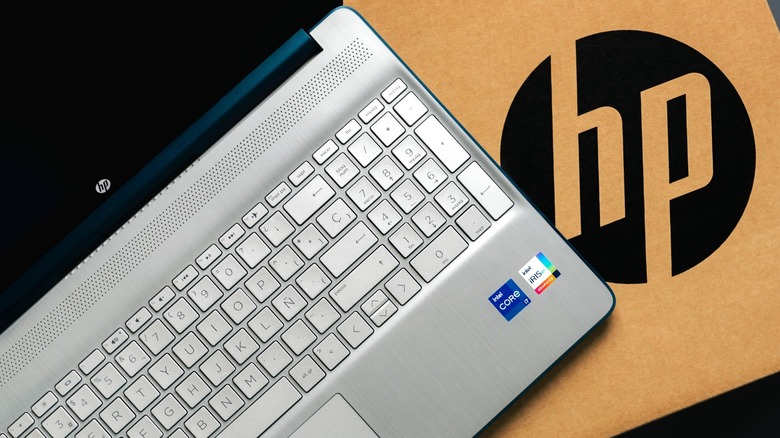 an HP laptop placed on top of its packaging