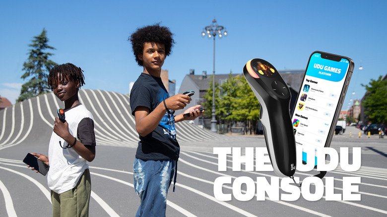 Handheld gaming motion controller