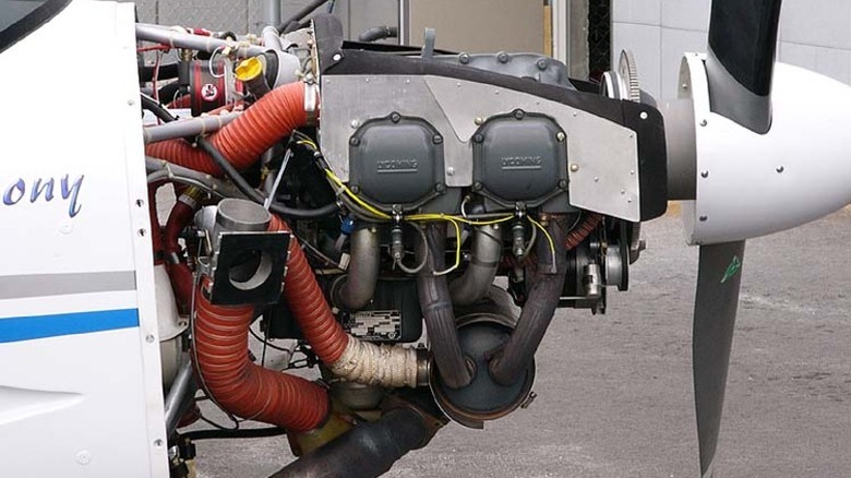 Lycoming o-320 engine in nose of prop plane exposed