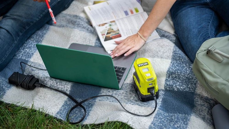 Current generation Ryobi 150W power source (RYi150BGA) in use