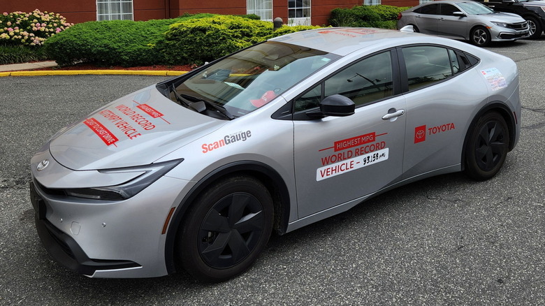 Front 3/4 view of the Toyota Prius that set the fuel economy world record