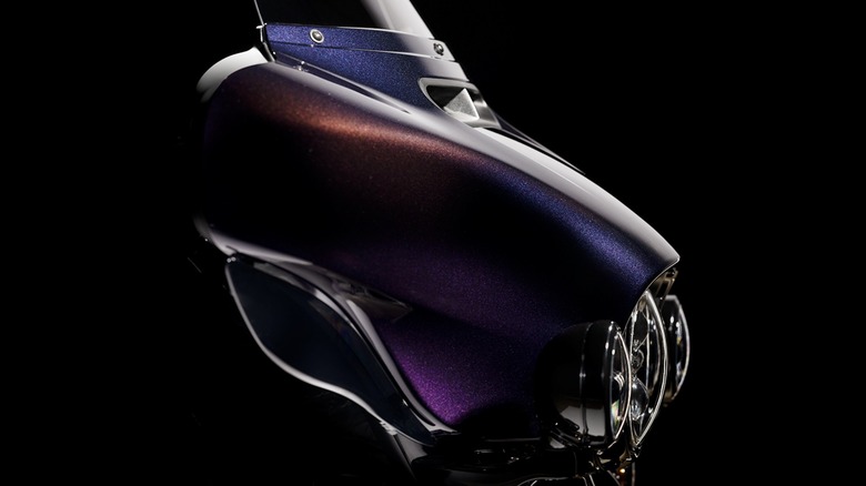 Front view of a Harley in Mystic Shift color.