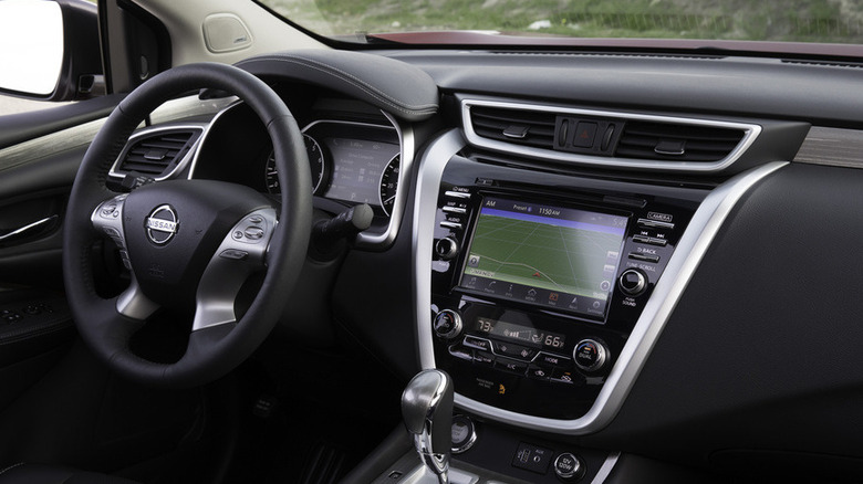 2018 Nissan Murano center stack and infotainment display