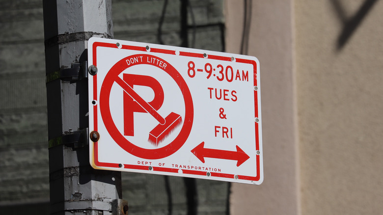 An alternate side parking sign in NYC