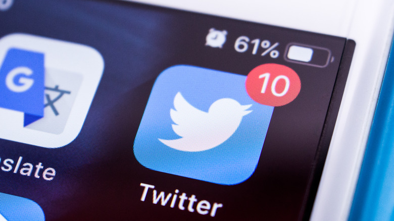 Twitter app notification on phone