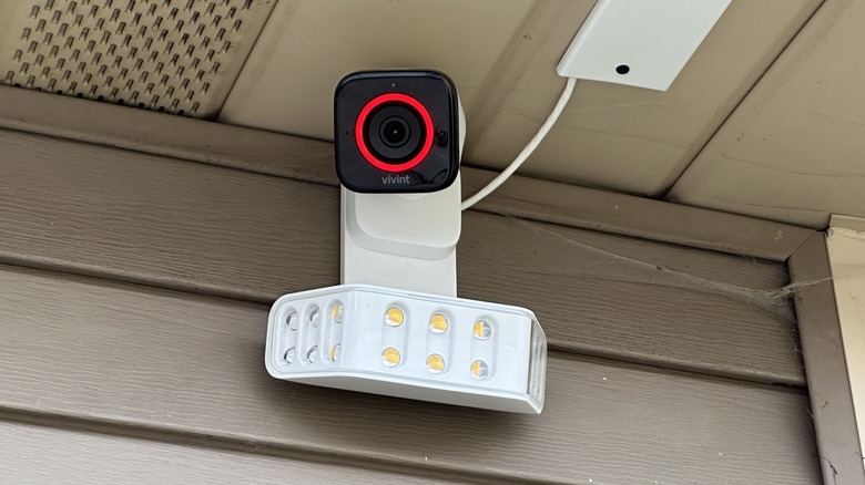 Vivint camera in deter mode