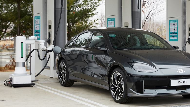 Hyundai charging robot in action