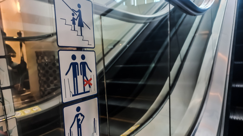 elevator safety signs