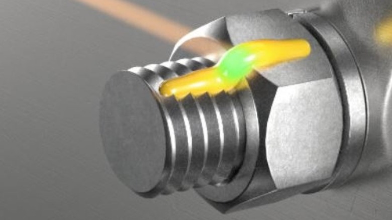 Yellow torque stripe on a fastening