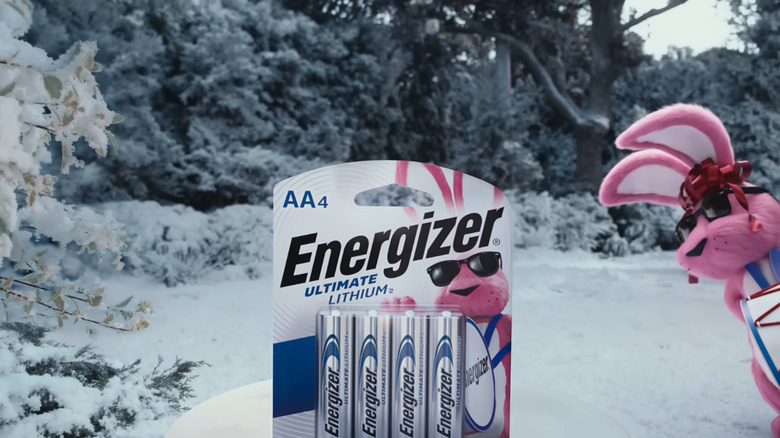 Energizer Ultimate Lithium AA battery pack with Energizer rabbit next to it