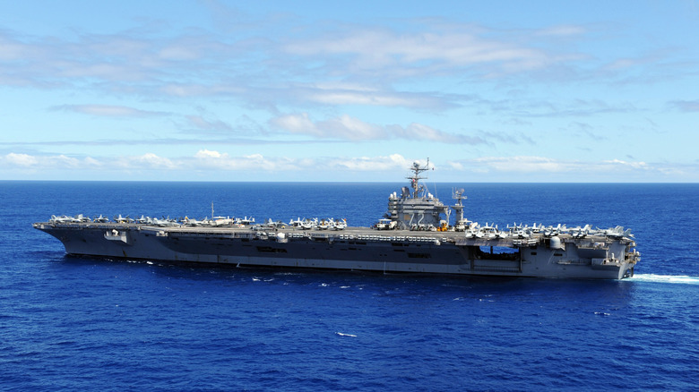USS Abraham Lincoln (CVN 72) sailing on the Pacific Ocean