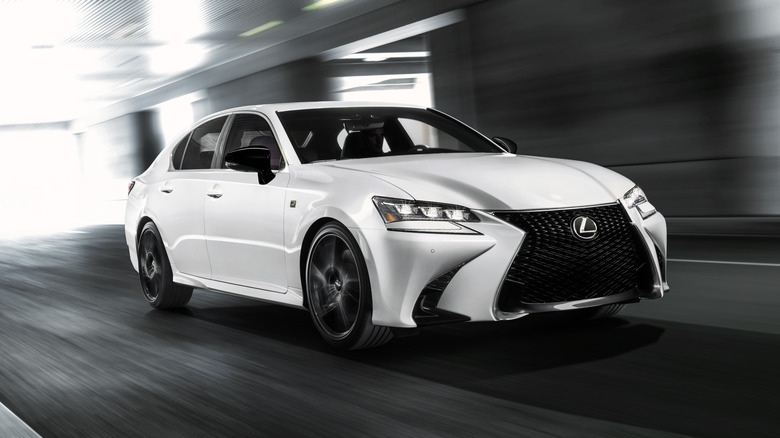 Front 3/4 angle view of fourth-generation Lexus GS