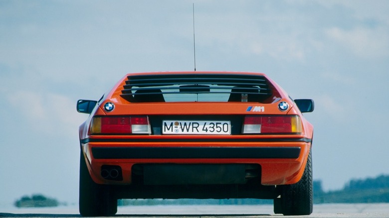 back of BMW M1