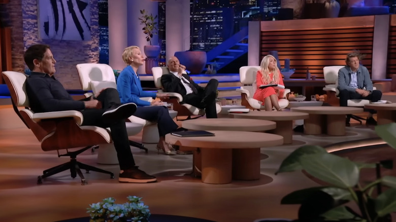 Mark Cuban, Barbara Corcoran, Kevin O'Leary, Lori Greiner, and guest shark Jason Blum listening to Overplay's presentation.