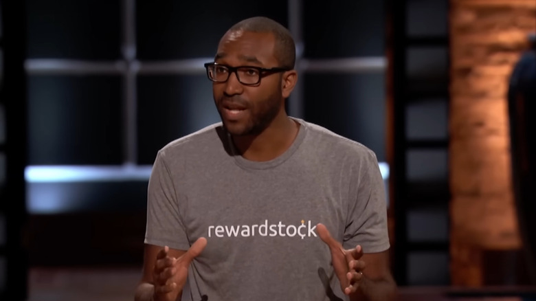 Founder of rewardstock, Jon, talking on Shark Tank