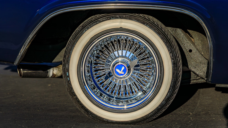 Smaller tires used for aesthetic purposes