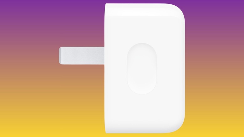 40W Dynamic Power Adapter by Apple