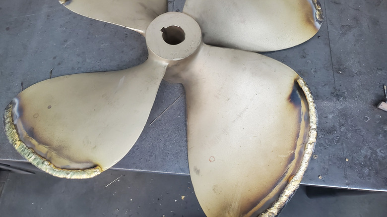 burns on a propeller due to cavitation