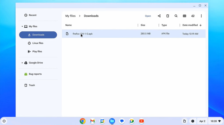 Downloads folder in Chromebook showing APK file