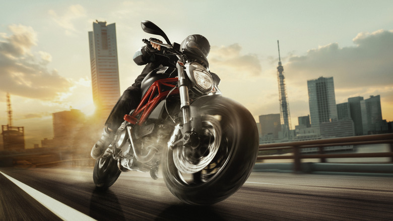 High speed riding by a motorcyclist in urban area