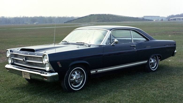 Ford Fairlane 427 driver side