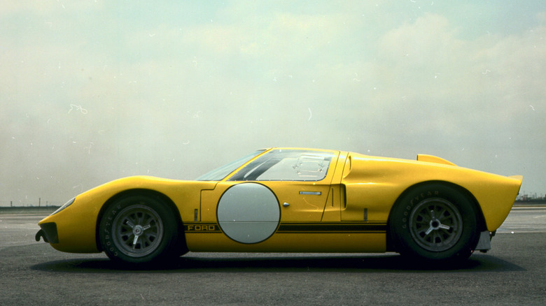 Side view of Ford GT40