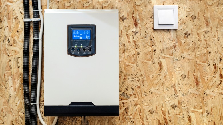 Solar inverter battery panel