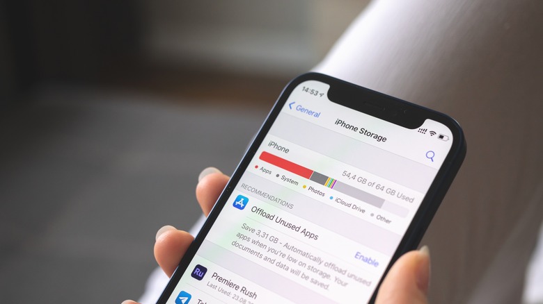 iPhone storage settings menu
