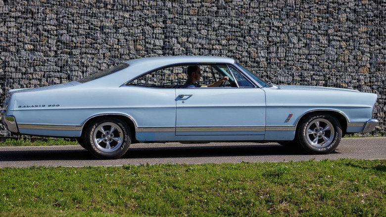 1967 Ford Galaxie 500, right-side view