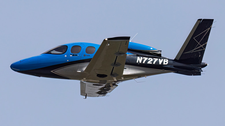 A Cirrus G2+ Vision Jet at the 2023 Columbus Airshow