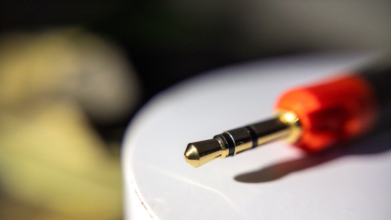 rings on a headphone jack