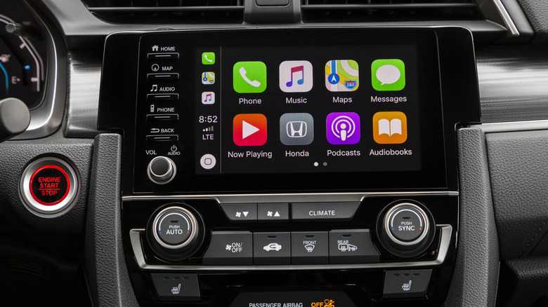 Apple CarPlay on 2019 Honda Civic