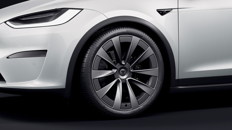 tesla model X wheel