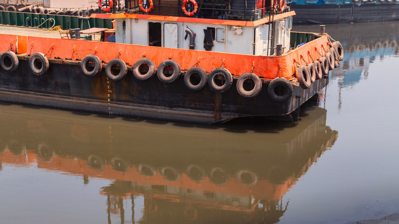 Tires used as a tugboat fender
