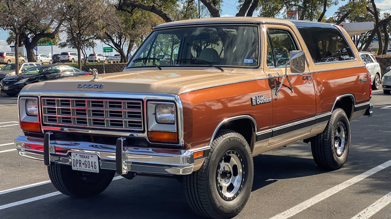 Dodge Ramcharger suv