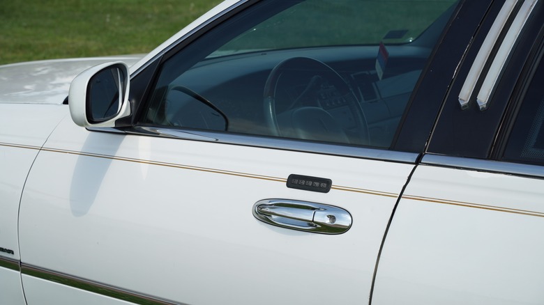 SecuriCode keypad on white Lincoln