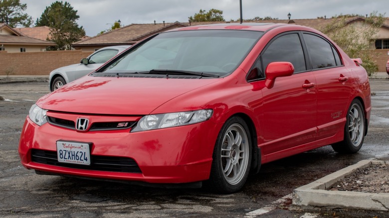 A 2007 Honda Civic parked