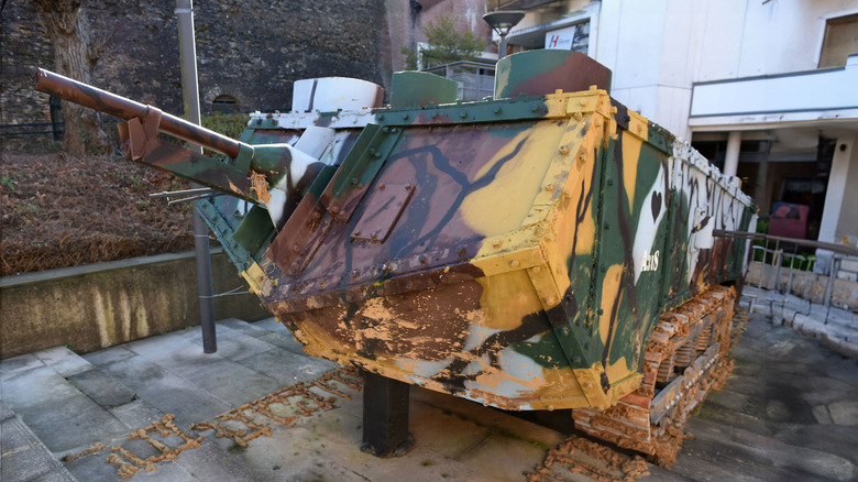 Saint-Chamond tank at the Historial de la Grande Guerre's courtyard