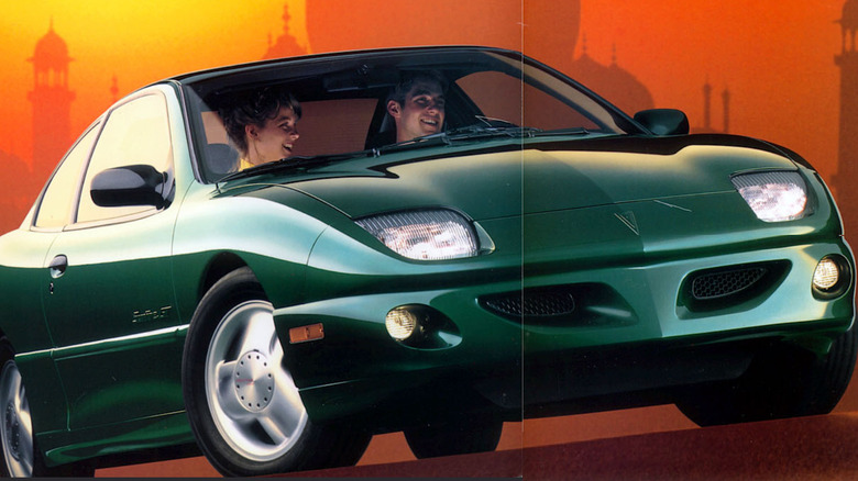 Pontiac Sunfire brochure advertisement, front-right three-quarter view