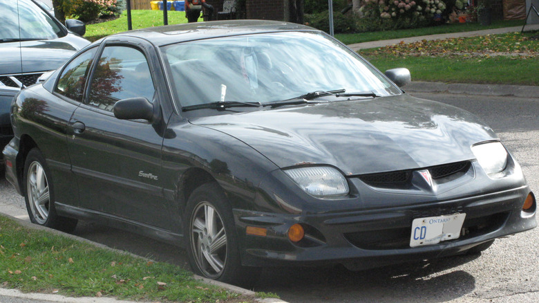 2002 Pontiac Sunfire, front-right three-quarter view