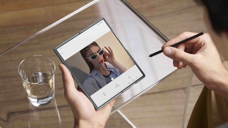 Gallery app in Samsung Galaxy Z Fold 6