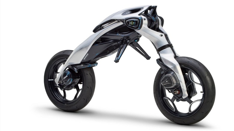 Front view of Yamaha MOTOROiD:Λ concept