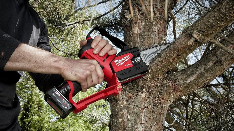 Milwaukee mini chain saw