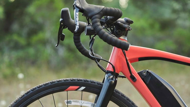 Close-up of handlebars Yamaha Wabash Electric Bike 