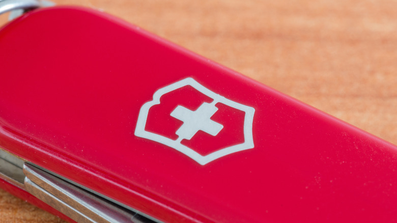 Swiss Army Knife scale with Victorinos logo