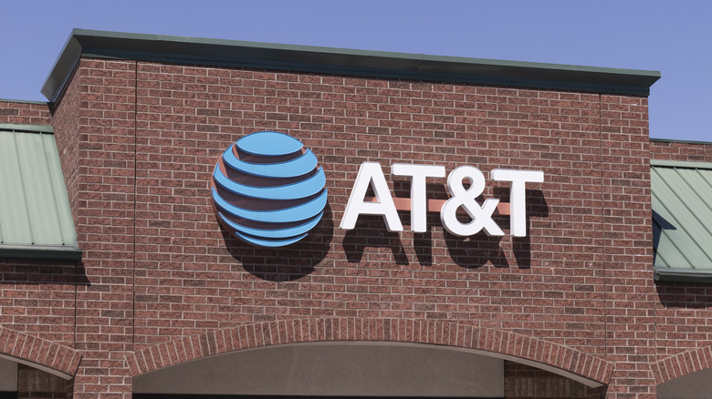 AT&T store logo on building