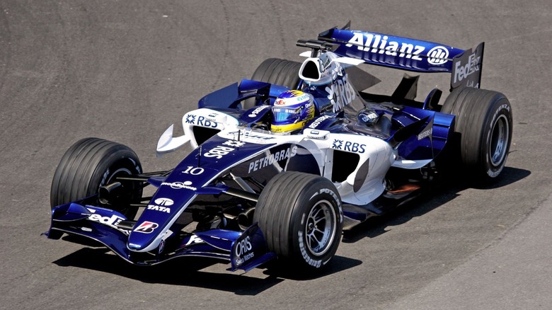 2006 Williams FW28 racing, top-down, front-left three-quarter view
