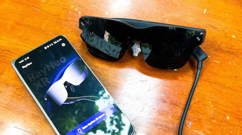 RayNeo Air 2s connected to OnePlus smartphone