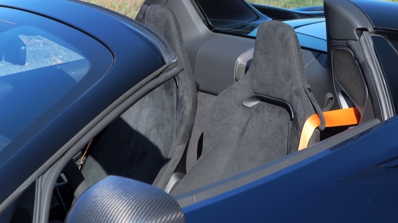 McLaren Artura Spider seats